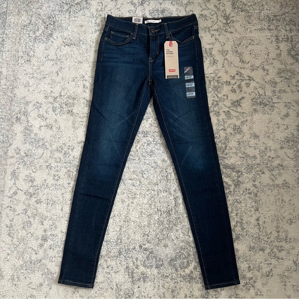 Levi’s 710 Super Skinny Jeans NWT Size 28 L30